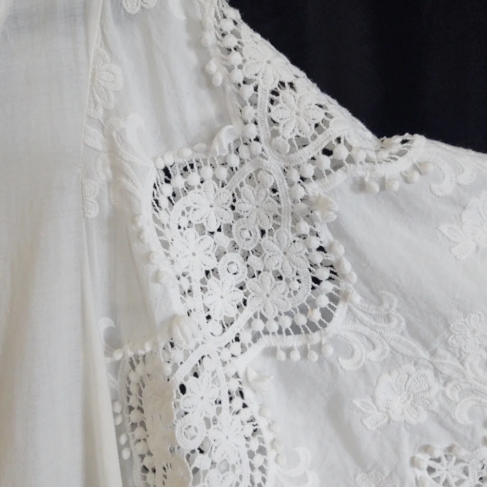Beautiful white lace blouse - Picture 5 of 15